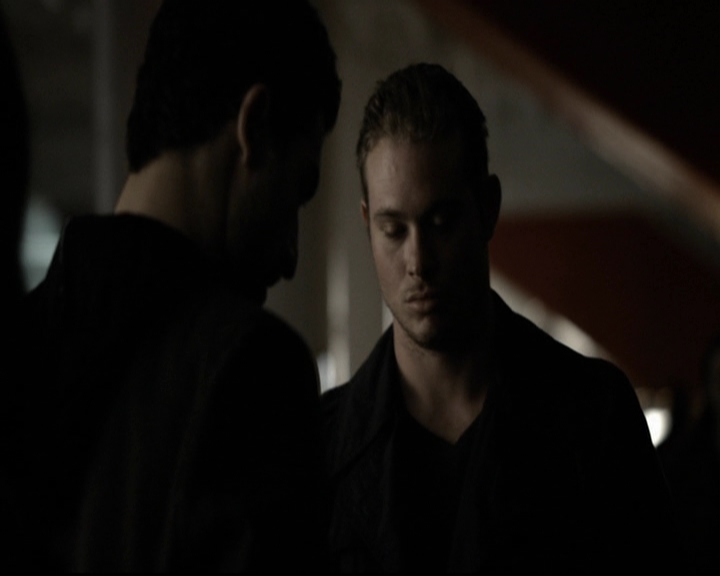 VampireDiariesWorld-dot-org_5x19ManOnFire1403.jpg