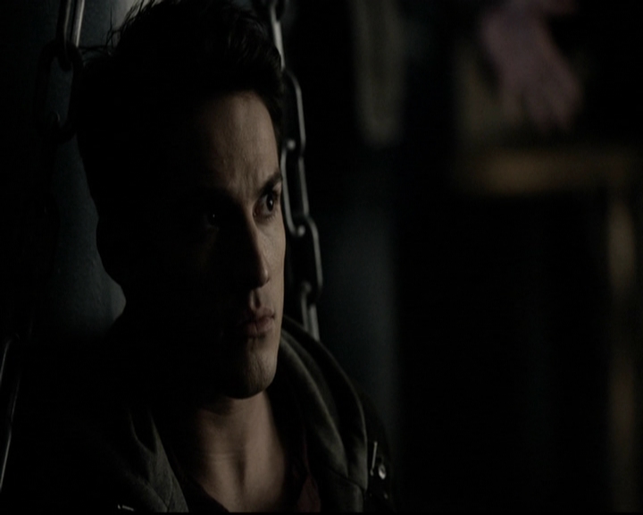 VampireDiariesWorld-dot-org_5x19ManOnFire1408.jpg