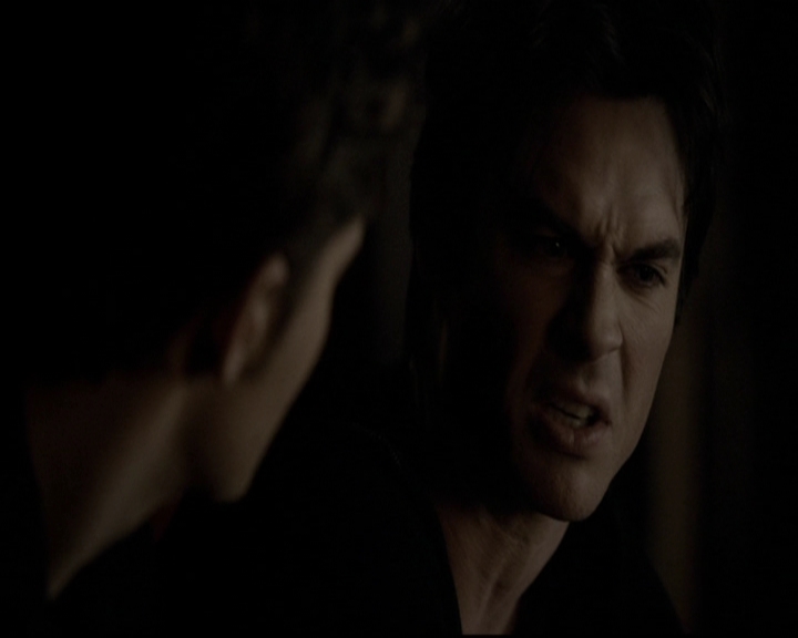 VampireDiariesWorld-dot-org_5x19ManOnFire2185.jpg