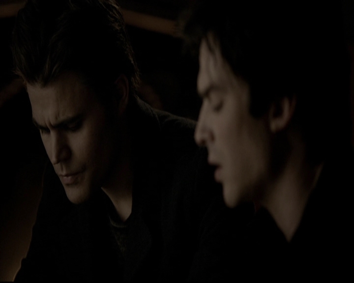 VampireDiariesWorld-dot-org_5x19ManOnFire2201.jpg