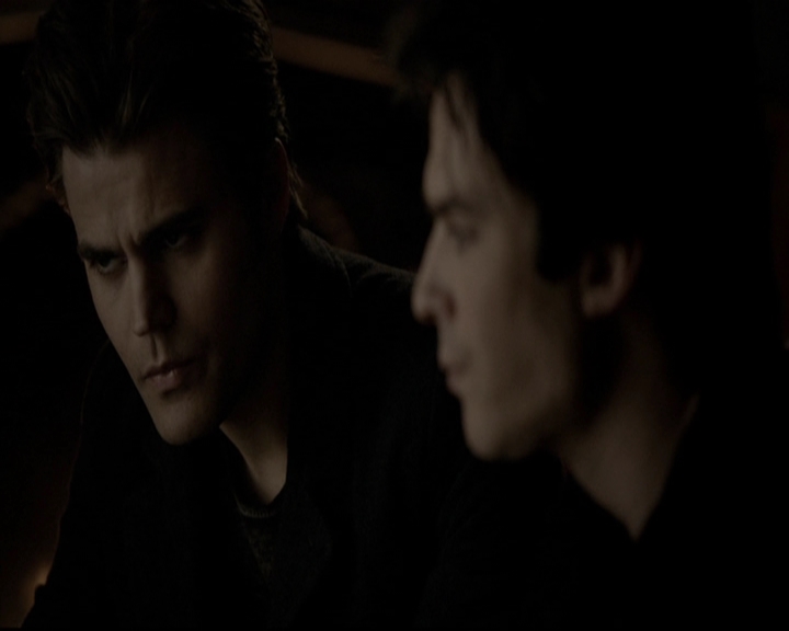 VampireDiariesWorld-dot-org_5x19ManOnFire2206.jpg