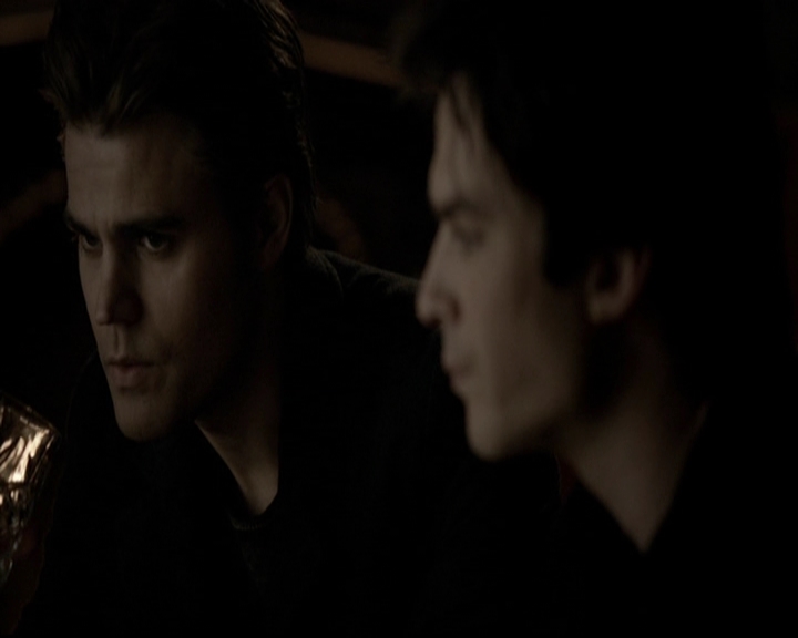 VampireDiariesWorld-dot-org_5x19ManOnFire2207.jpg