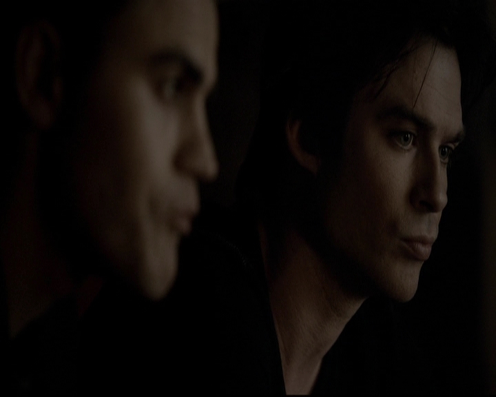 VampireDiariesWorld-dot-org_5x19ManOnFire2212.jpg