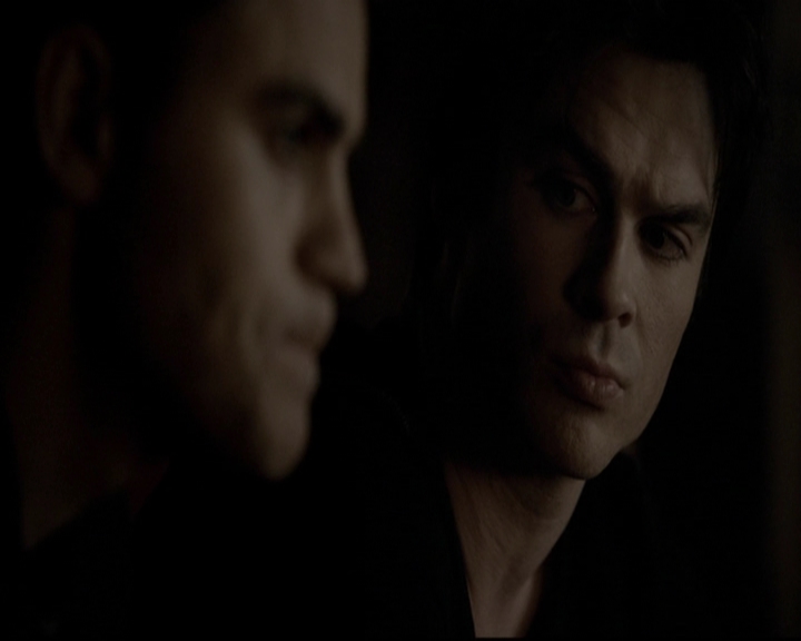 VampireDiariesWorld-dot-org_5x19ManOnFire2214.jpg