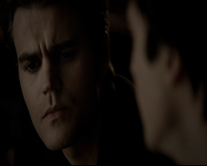 VampireDiariesWorld-dot-org_5x19ManOnFire2250.jpg