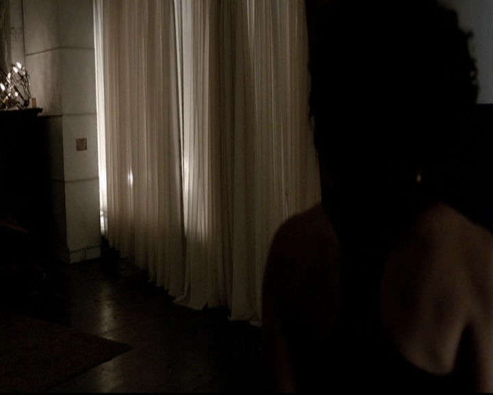 VampireDiariesWorld-dot-org_5x20WhatLiesBeneath0178.jpg