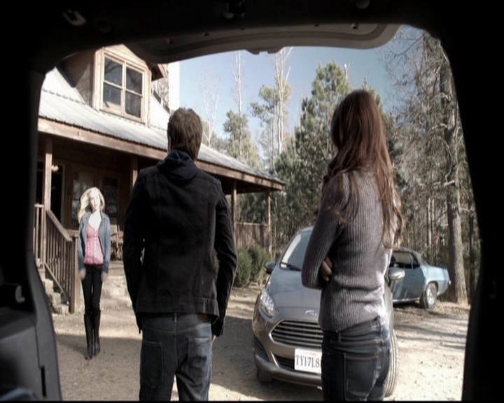 VampireDiariesWorld-dot-org_5x20WhatLiesBeneath0367.jpg