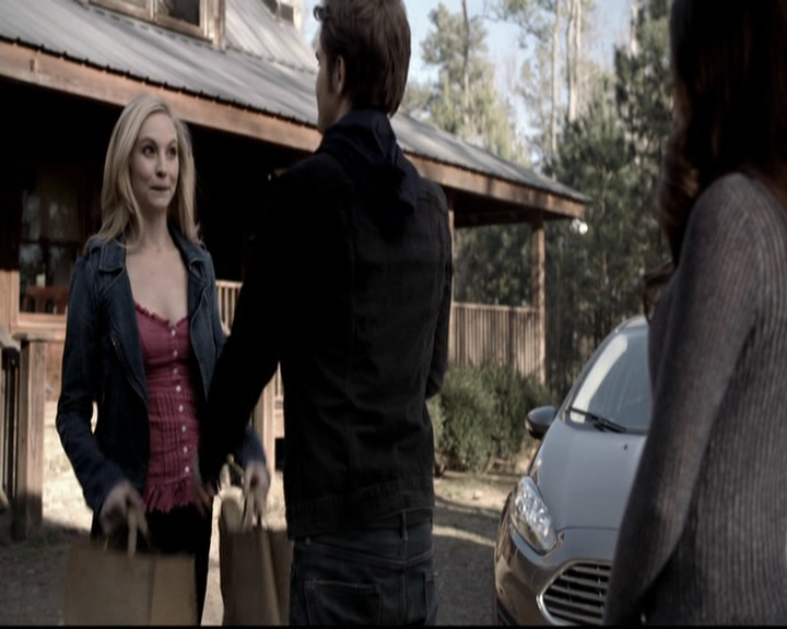 VampireDiariesWorld-dot-org_5x20WhatLiesBeneath0382.jpg