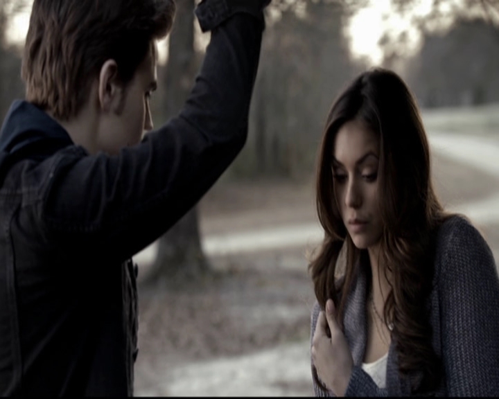 VampireDiariesWorld-dot-org_5x20WhatLiesBeneath0397.jpg