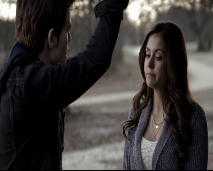 VampireDiariesWorld-dot-org_5x20WhatLiesBeneath0404.jpg