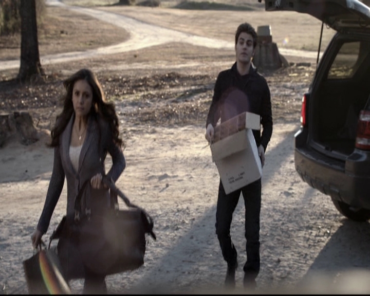 VampireDiariesWorld-dot-org_5x20WhatLiesBeneath0427.jpg