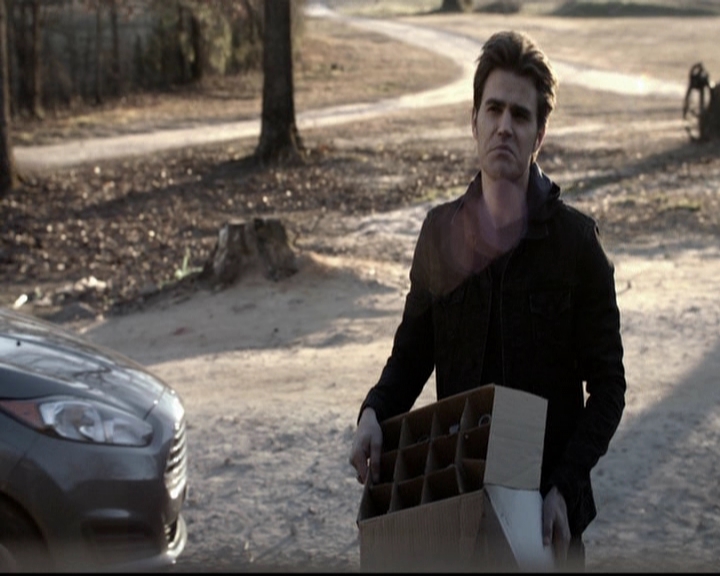 VampireDiariesWorld-dot-org_5x20WhatLiesBeneath0430.jpg