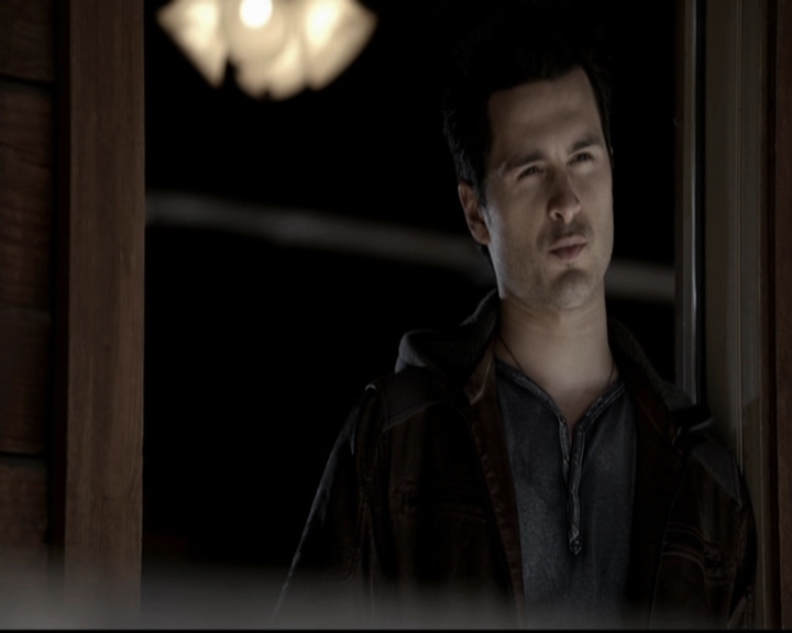 VampireDiariesWorld-dot-org_5x20WhatLiesBeneath0461.jpg