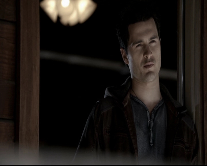 VampireDiariesWorld-dot-org_5x20WhatLiesBeneath0462.jpg