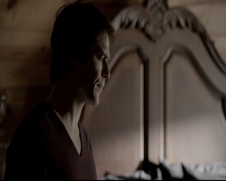 VampireDiariesWorld-dot-org_5x20WhatLiesBeneath0524.jpg