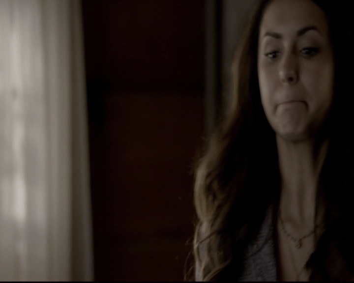 VampireDiariesWorld-dot-org_5x20WhatLiesBeneath0559.jpg