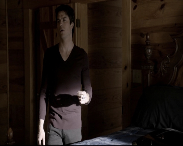 VampireDiariesWorld-dot-org_5x20WhatLiesBeneath0570.jpg