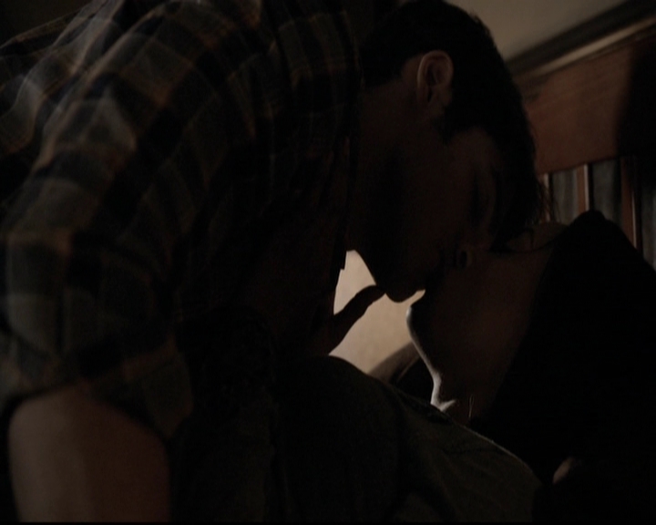 VampireDiariesWorld-dot-org_5x20WhatLiesBeneath0578.jpg