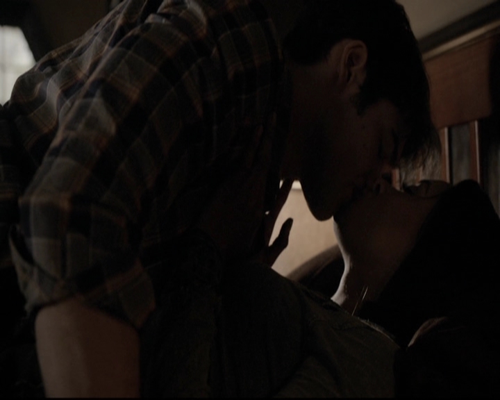 VampireDiariesWorld-dot-org_5x20WhatLiesBeneath0581.jpg