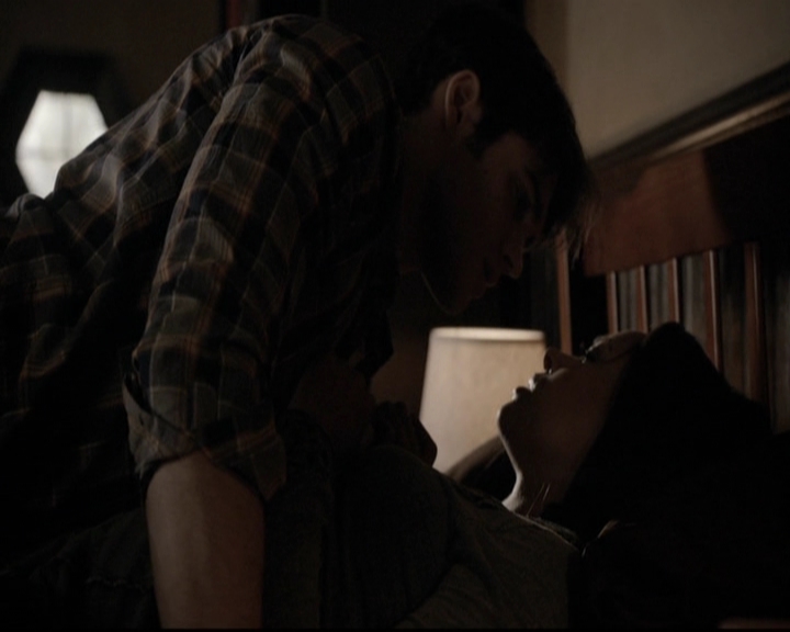 VampireDiariesWorld-dot-org_5x20WhatLiesBeneath0584.jpg