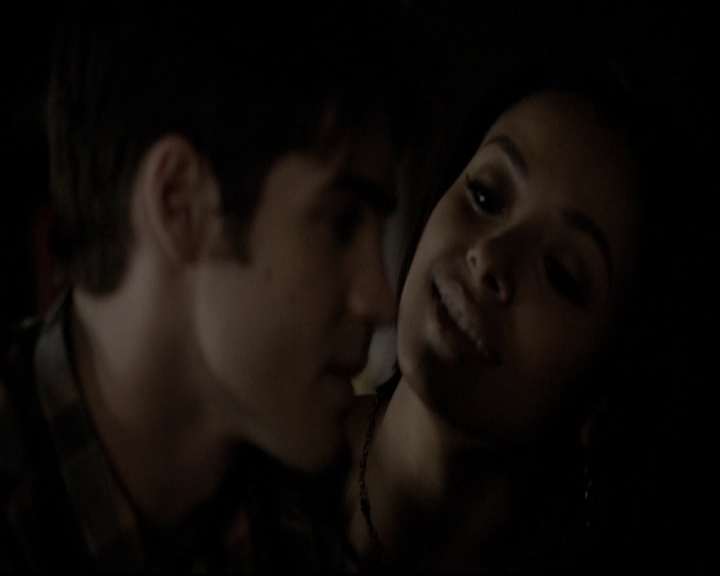 VampireDiariesWorld-dot-org_5x20WhatLiesBeneath0593.jpg