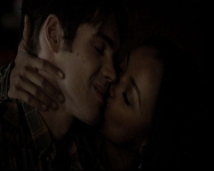 VampireDiariesWorld-dot-org_5x20WhatLiesBeneath0594.jpg