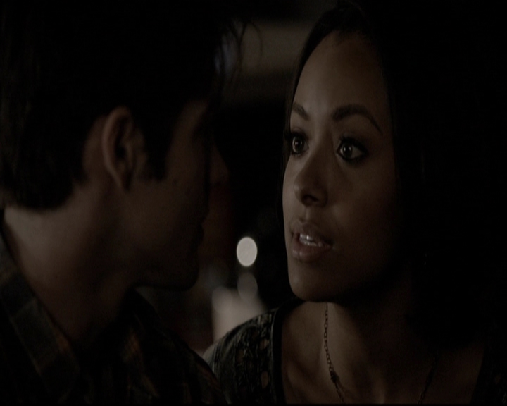 VampireDiariesWorld-dot-org_5x20WhatLiesBeneath0603.jpg