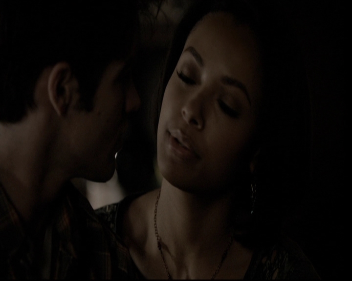 VampireDiariesWorld-dot-org_5x20WhatLiesBeneath0613.jpg