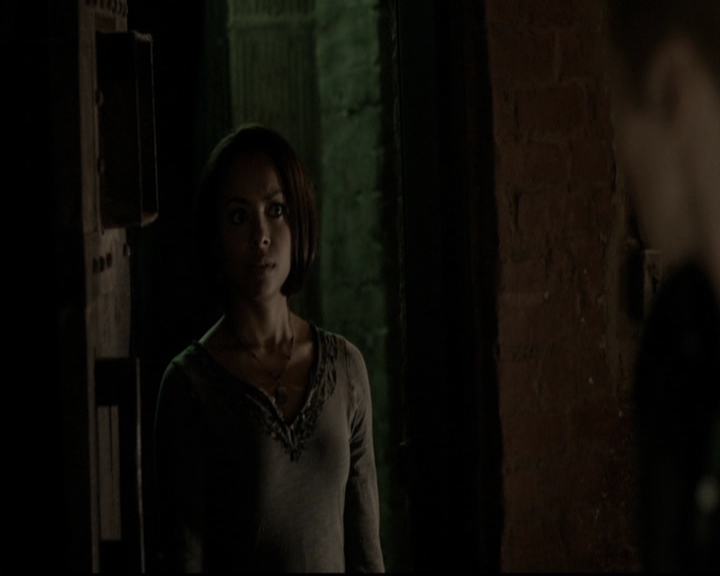 VampireDiariesWorld-dot-org_5x20WhatLiesBeneath0902.jpg