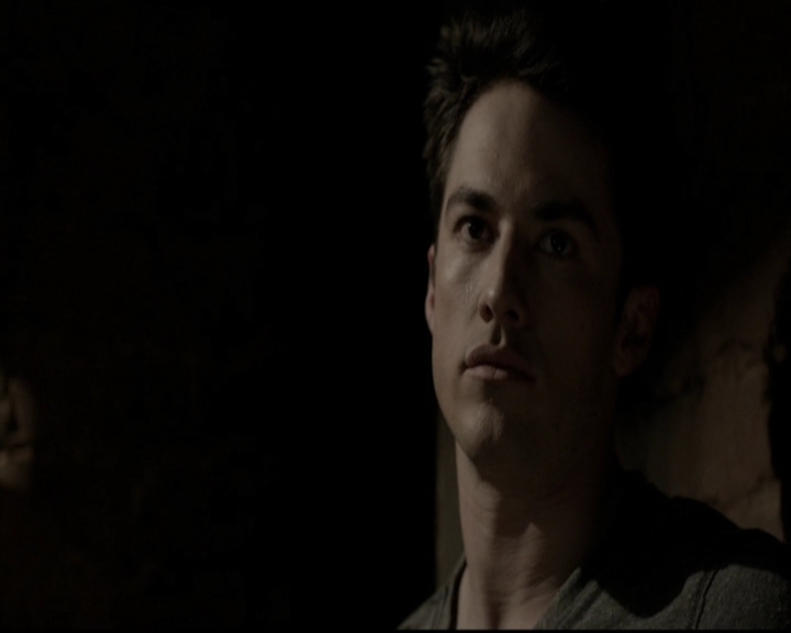 VampireDiariesWorld-dot-org_5x20WhatLiesBeneath0908.jpg