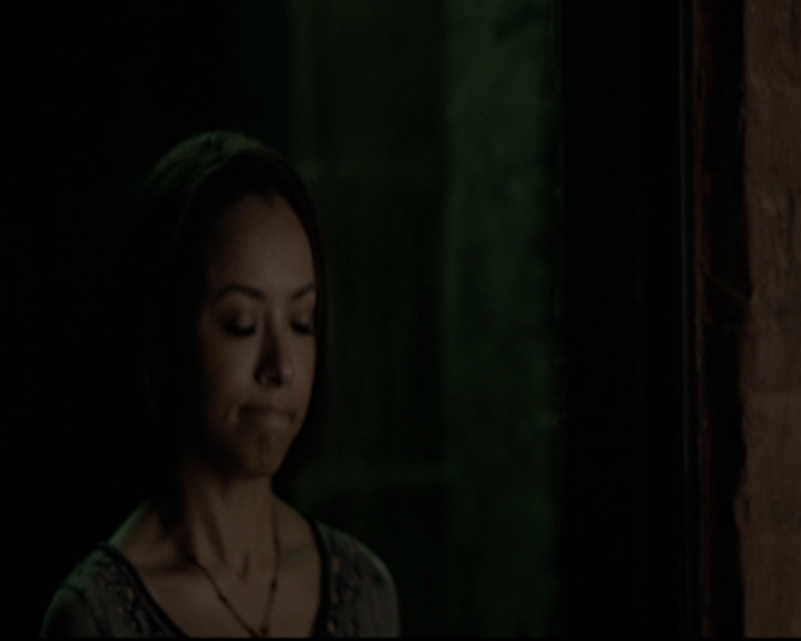 VampireDiariesWorld-dot-org_5x20WhatLiesBeneath0909.jpg