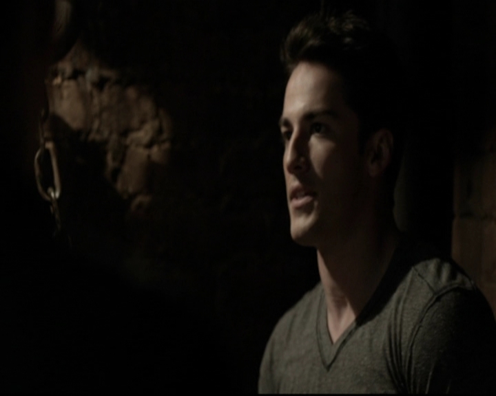 VampireDiariesWorld-dot-org_5x20WhatLiesBeneath0917.jpg