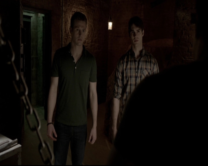 VampireDiariesWorld-dot-org_5x20WhatLiesBeneath0918.jpg