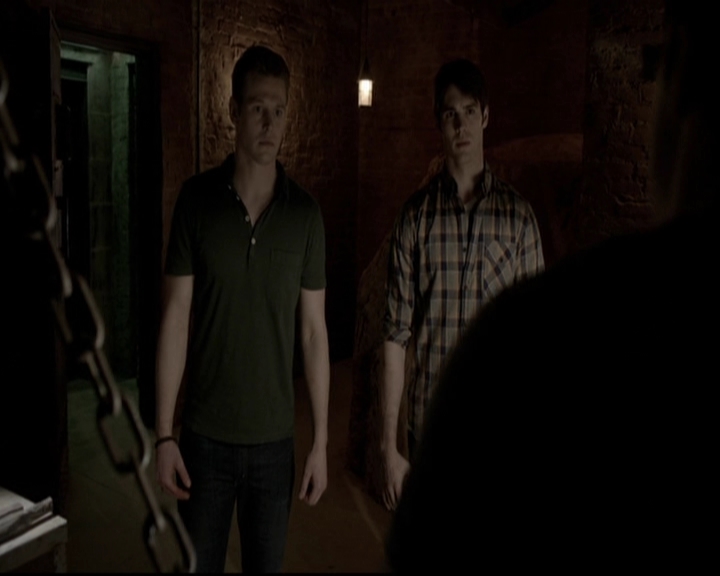 VampireDiariesWorld-dot-org_5x20WhatLiesBeneath0919.jpg