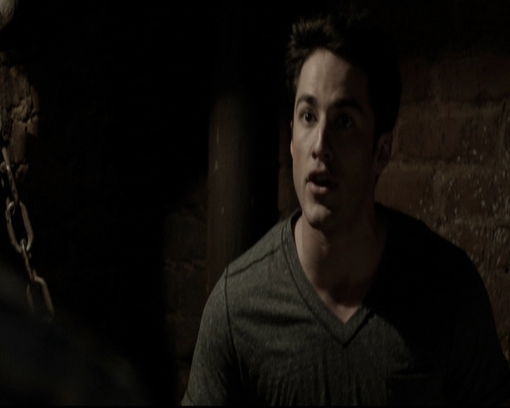 VampireDiariesWorld-dot-org_5x20WhatLiesBeneath0921.jpg