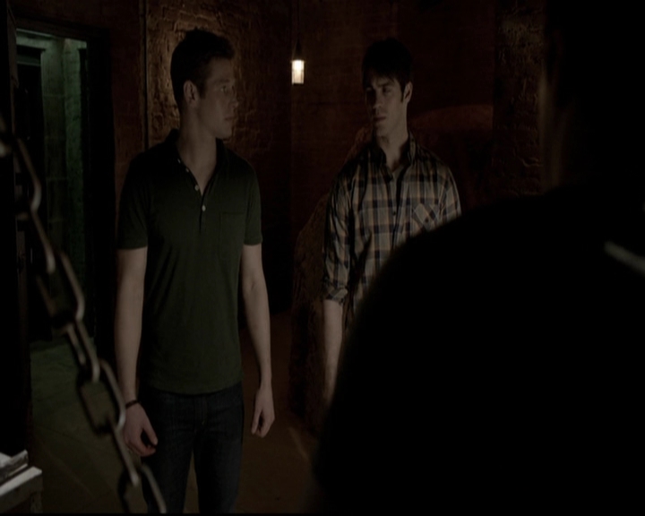 VampireDiariesWorld-dot-org_5x20WhatLiesBeneath0927.jpg