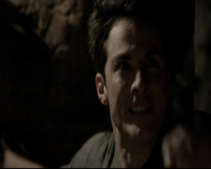 VampireDiariesWorld-dot-org_5x20WhatLiesBeneath0942.jpg