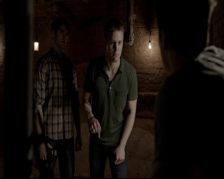 VampireDiariesWorld-dot-org_5x20WhatLiesBeneath0954.jpg