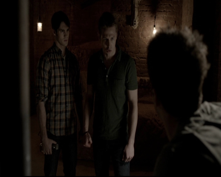 VampireDiariesWorld-dot-org_5x20WhatLiesBeneath0958.jpg