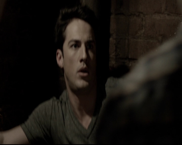 VampireDiariesWorld-dot-org_5x20WhatLiesBeneath0961.jpg