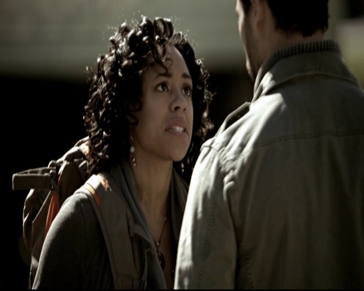 VampireDiariesWorld-dot-org_5x20WhatLiesBeneath0986.jpg