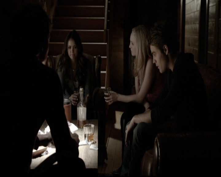 VampireDiariesWorld-dot-org_5x20WhatLiesBeneath1102.jpg