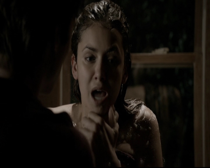 VampireDiariesWorld-dot-org_5x20WhatLiesBeneath1238.jpg