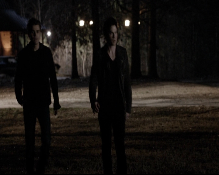 VampireDiariesWorld-dot-org_5x20WhatLiesBeneath1534.jpg