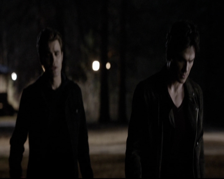 VampireDiariesWorld-dot-org_5x20WhatLiesBeneath1537.jpg