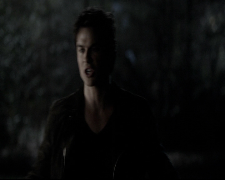 VampireDiariesWorld-dot-org_5x20WhatLiesBeneath1538.jpg