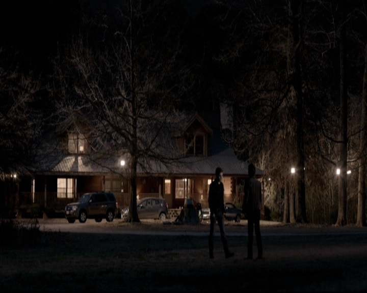 VampireDiariesWorld-dot-org_5x20WhatLiesBeneath1539.jpg