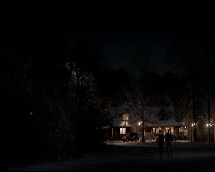 VampireDiariesWorld-dot-org_5x20WhatLiesBeneath1571.jpg