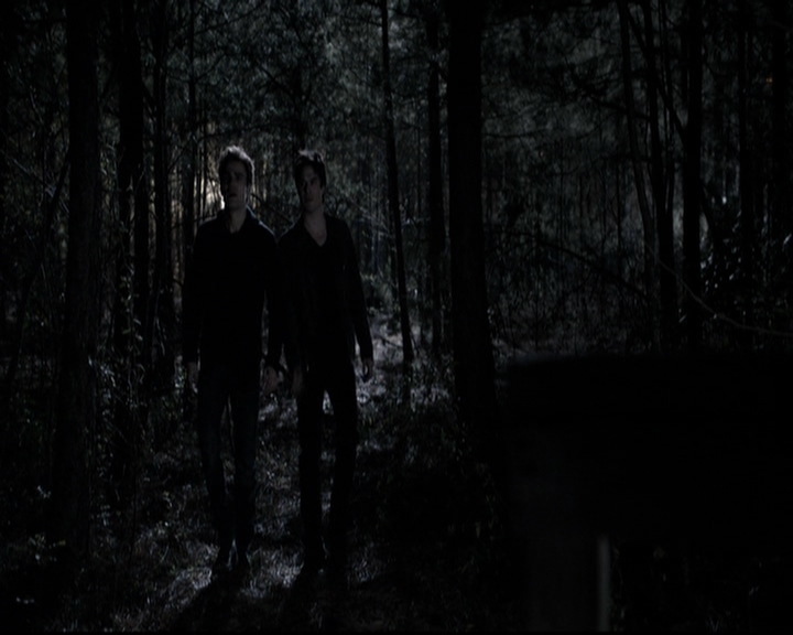 VampireDiariesWorld-dot-org_5x20WhatLiesBeneath1623.jpg