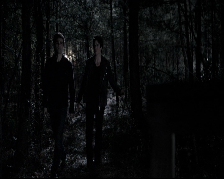 VampireDiariesWorld-dot-org_5x20WhatLiesBeneath1624.jpg